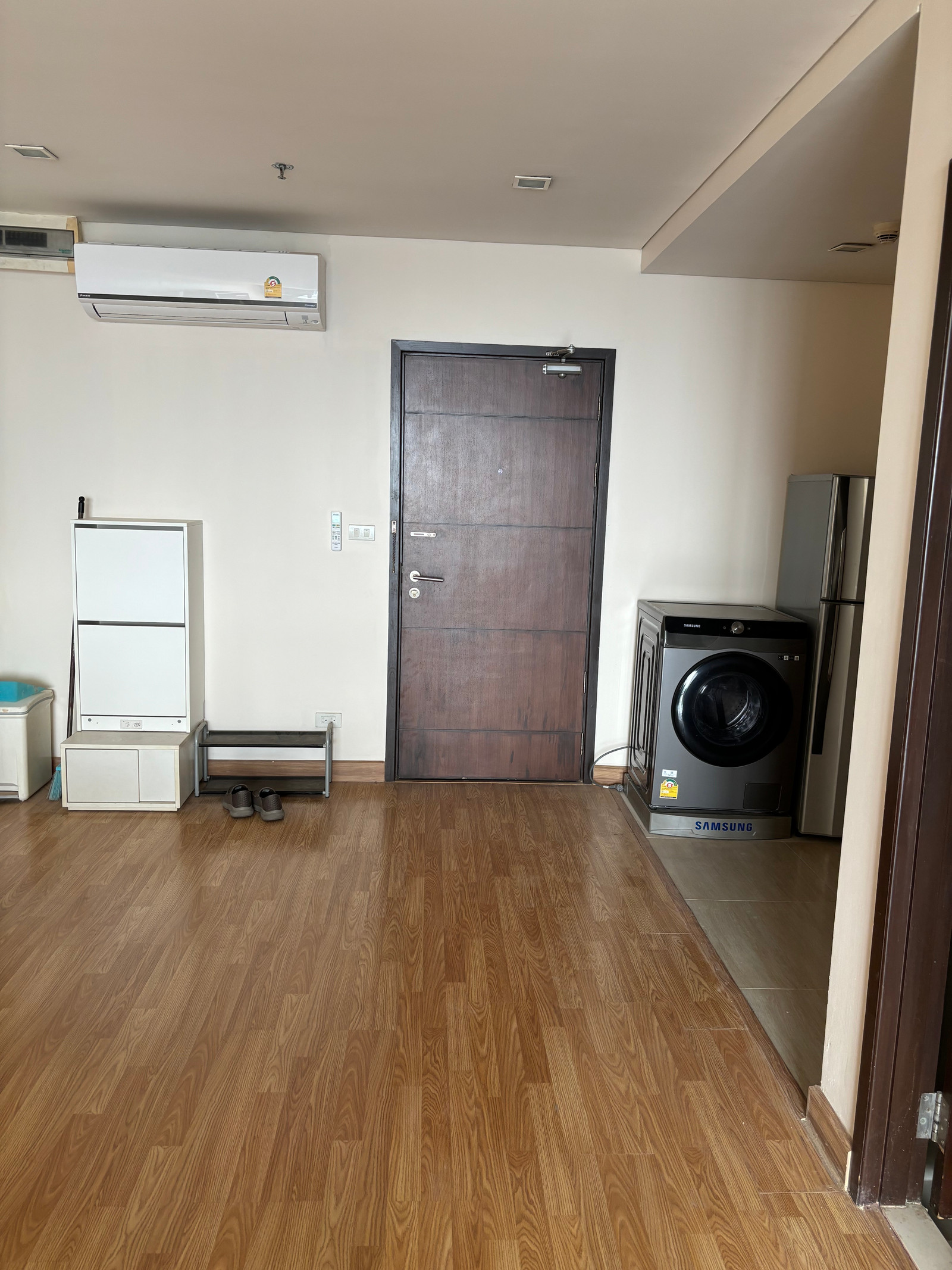 คอนโด 1 ห้องนอน 1 ห้องน้ำ ขนาด 52 ตารางเมตร ที่เลอลุก ให้เช่า 25,000 บาทต่อเดือน สุขุมวิท 71 สถานีรถไฟฟ้า BTS พระโขนง – รูปที่ 3