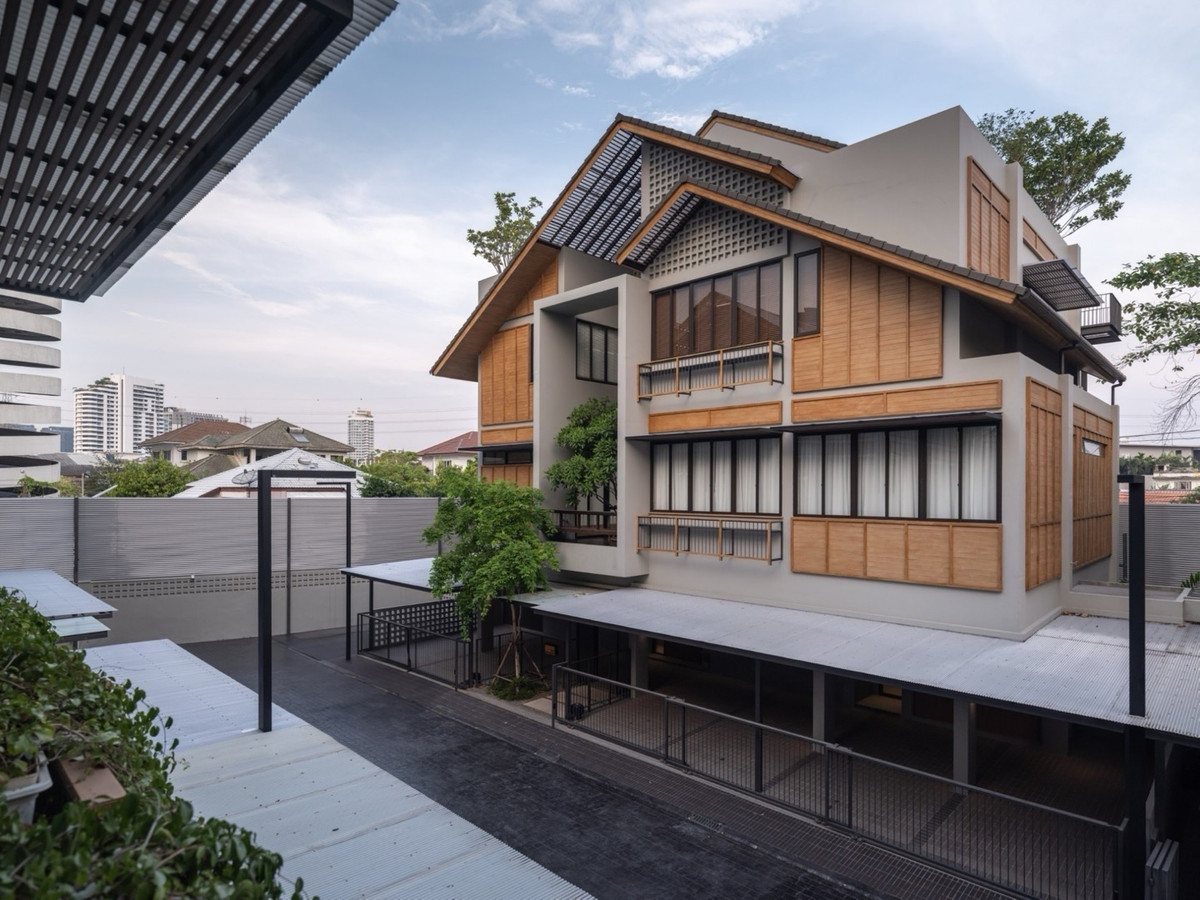 ให้เช่าบ้านเดี่ยวบ้านบ้านวิภาวดี20 pool villa สุด luxury🌟🌈🌲 豪华泳池别墅出租，位于Vibhavadi 20区。