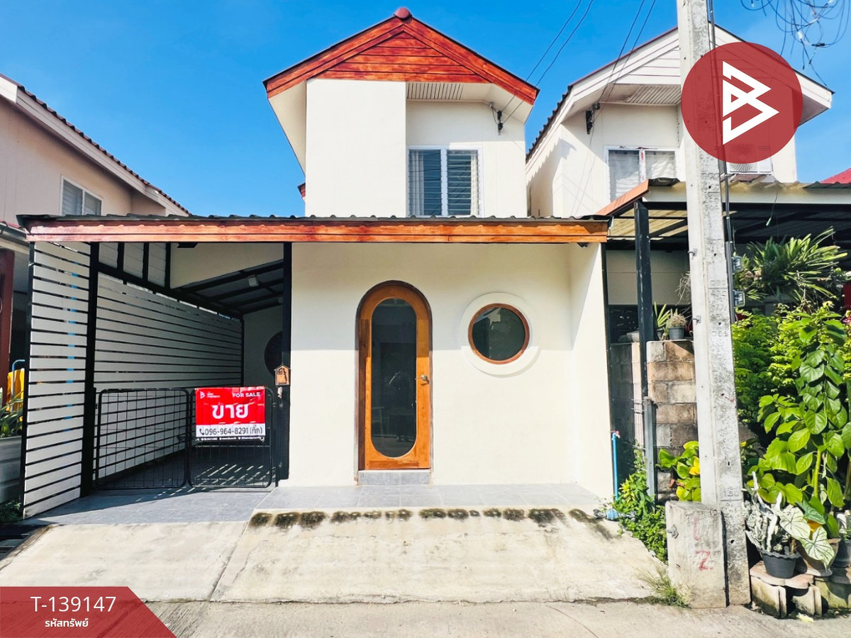 Semi-detached house for sale, Eua-Athorn Village, Lat Yai, Samut Songkhram, ready to move in. Semi-detached house for sale, Eua-Athorn Village, Lat Yai, Samut Songkhram, ready to move in.