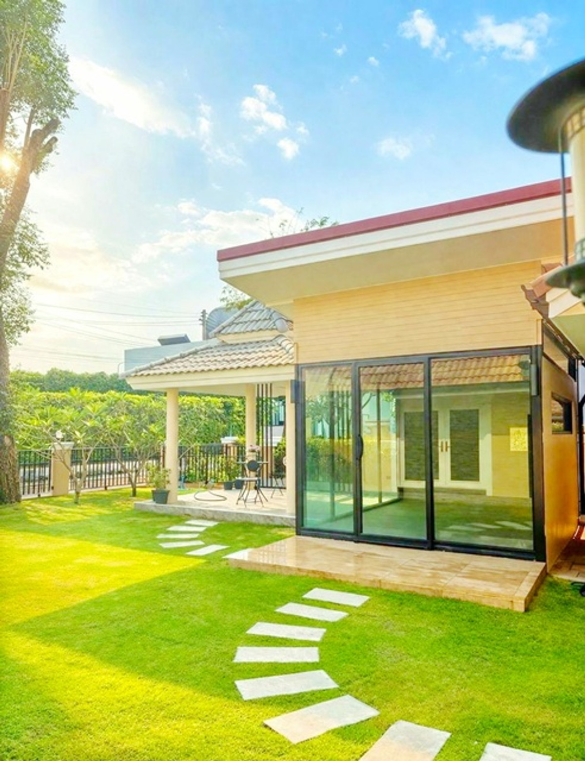 น้ำแพร่ สันป่าตอง คฤหาสน์ 6นอน 4 น้ำ ใกล้วัดศาลา 650 ม. และหางดงกอล์ฟคลับ บ้านเดี่ยวหลังใหญ่ 105 ตร.ว. 310 ตร.ม. บ้านแปลงมุม – รูปที่ 3