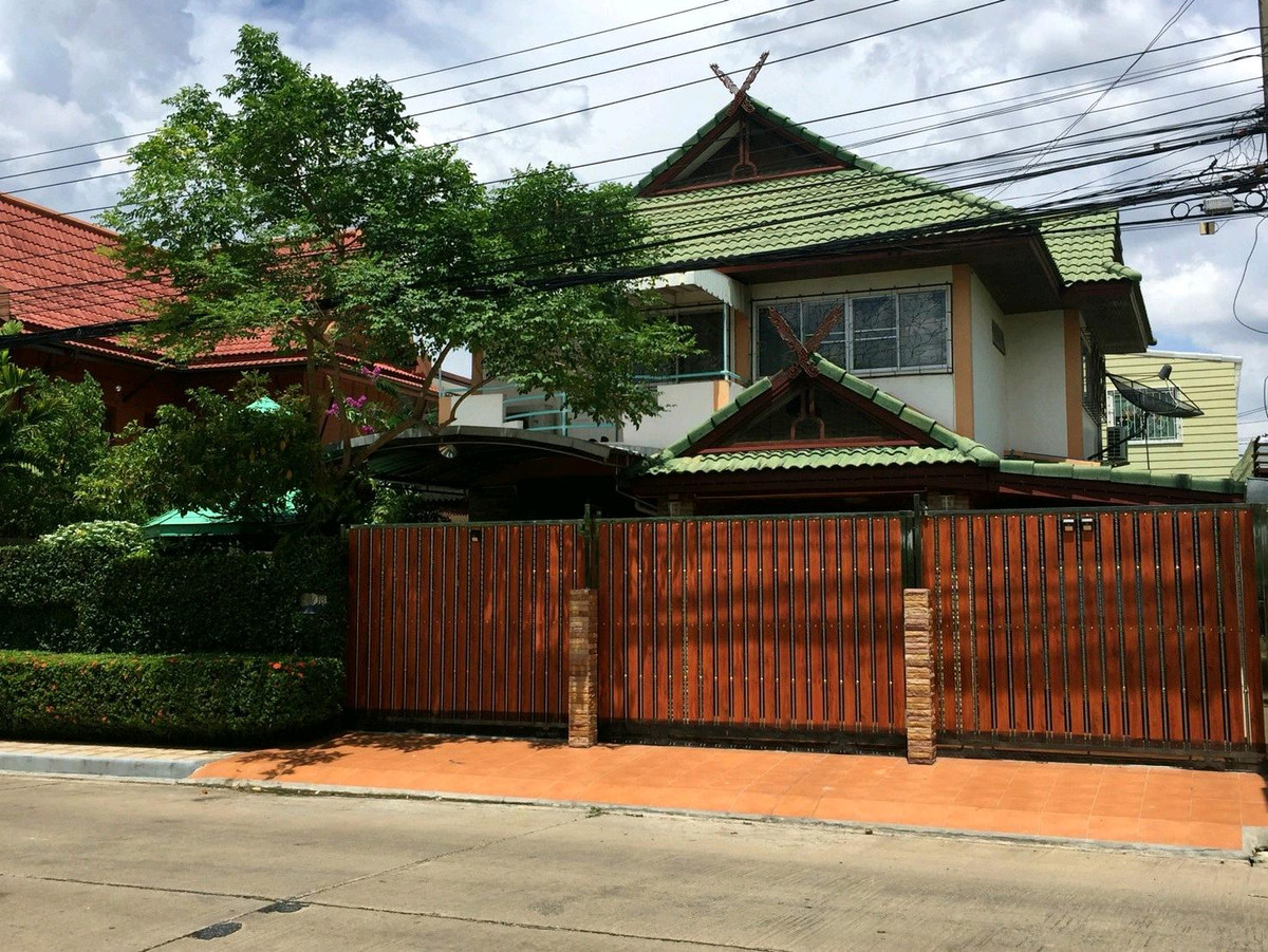 บ้านเดี่ยว 2 ชั้น 🏡 หมู่บ้านพลอยมณี บัวทองเคหะ — 4 นอน 3 จอด หน้าบ้านไม่ติดใคร วิวสวนทะเลสาบ บ้านเดี่ยว 2 ชั้น 🏡 หมู่บ้านพลอยมณี บัวทองเคหะ — 4 นอน 3 จอด หน้าบ้านไม่ติดใคร วิวสวนทะเลสาบ
