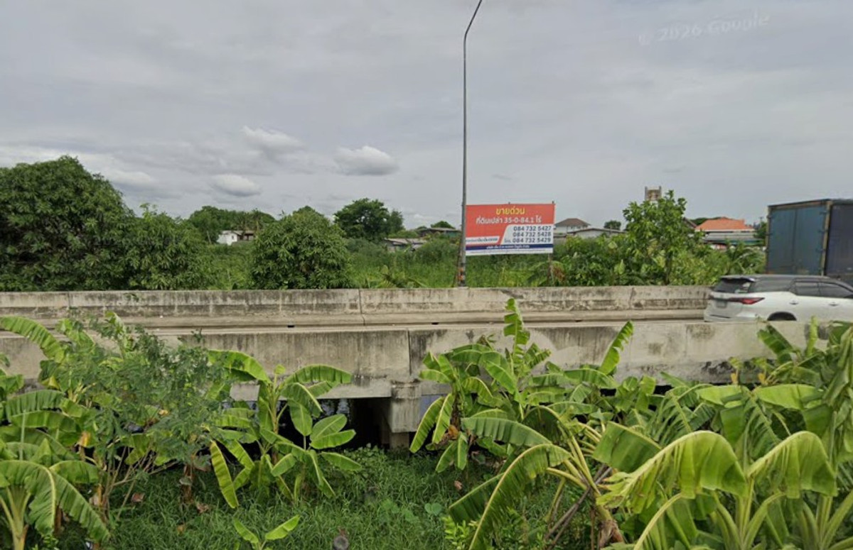 Large plot of land, Mueang District, Pathum Thani. Large plot of land, Mueang District, Pathum Thani.