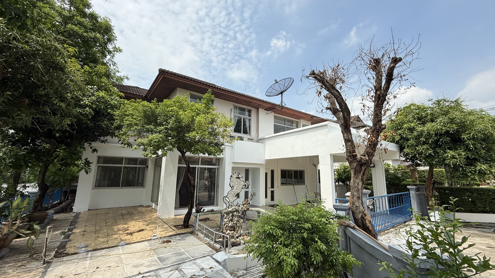 ขาย/เช่า บ้านเดี่ยวหลังใหญ่ 2 ชั้น โครงการ เพอร์เฟคเพลส รามคำแหง164 รีโนเวทใหม่ แอร์เฟอร์นิเจอร์ครบพร้อมเข้าอยู่ มี4ห้องนอน4ห้องน้ำ 1ห้องแม่บ้าน ราคาเช่า45,000บาท ขาย8,000,000บาท – รูปที่ 2