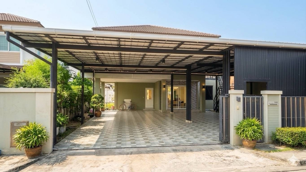 Corner detached house for sale, Manthana Ramintra-Wongwaen. Corner detached house for sale, Manthana Ramintra-Wongwaen.