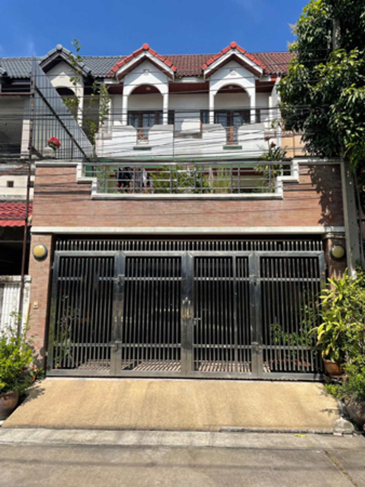 ขาย ทาวน์เฮ้า3ชั้น 30วา สวย 3 ห้องนอน 3 ห้องน้ำ ราคาดี แอร์เฟอร์ พร้อมอยู่ ถนนพัฒนาการ 5 ล้านเท่านั้น