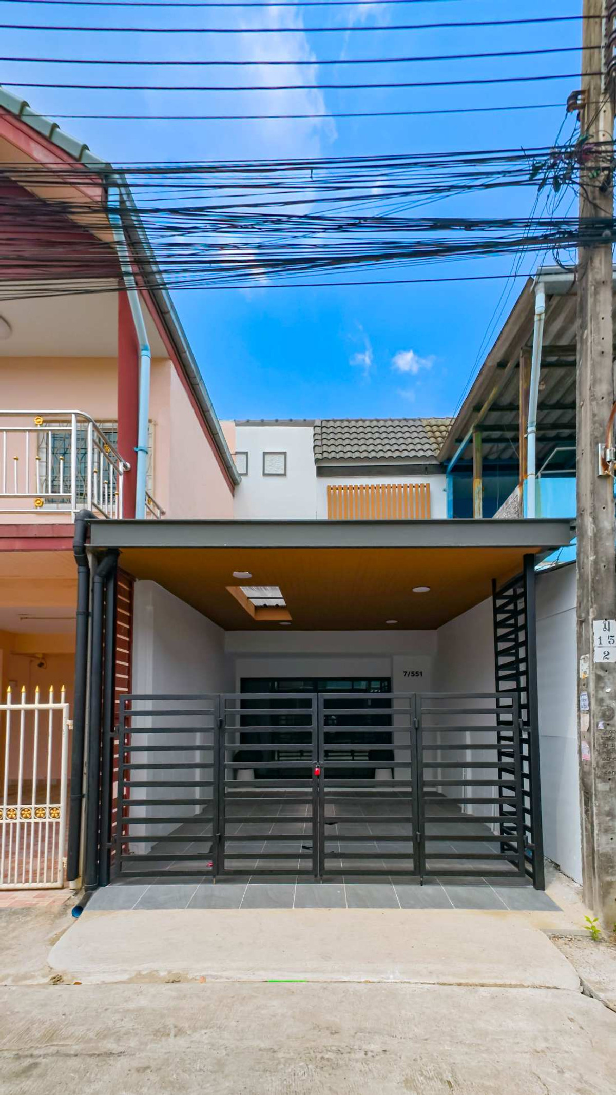 2-story townhouse for sale, Manorom Village 4 🏡 fully furnished. Just carry your bags and move in! 2-story townhouse for sale, Manorom Village 4 🏡 fully furnished. Just carry your bags and move in!