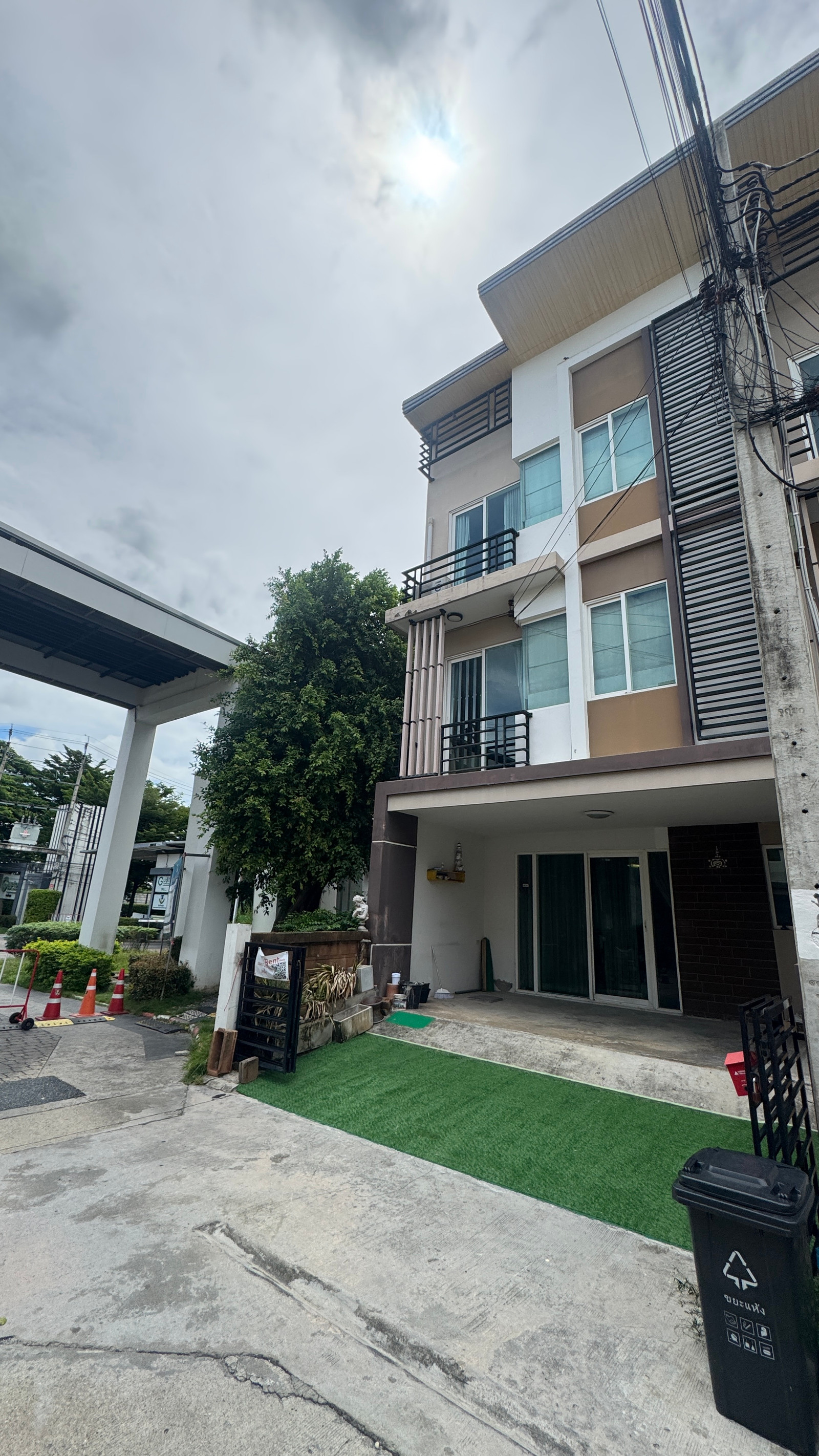 House for rent, 3-story townhome, 25,000 baht – รูปที่ 2
