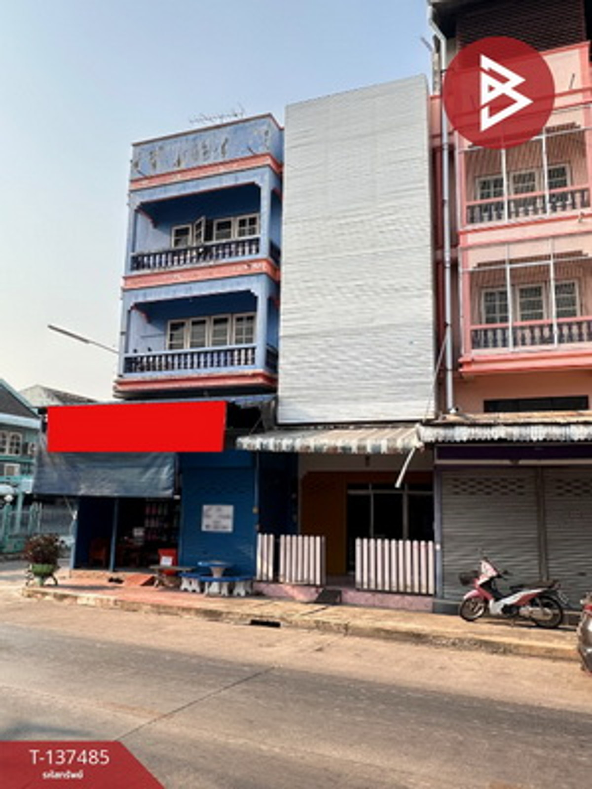 Commercial building for sale, 3 and a half floors, Chanwechakit Road, Kok Li Intersection, Phitsanulok, near the airport. Commercial building for sale, 3 and a half floors, Chanwechakit Road, Kok Li Intersection, Phitsanulok, near the airport.
