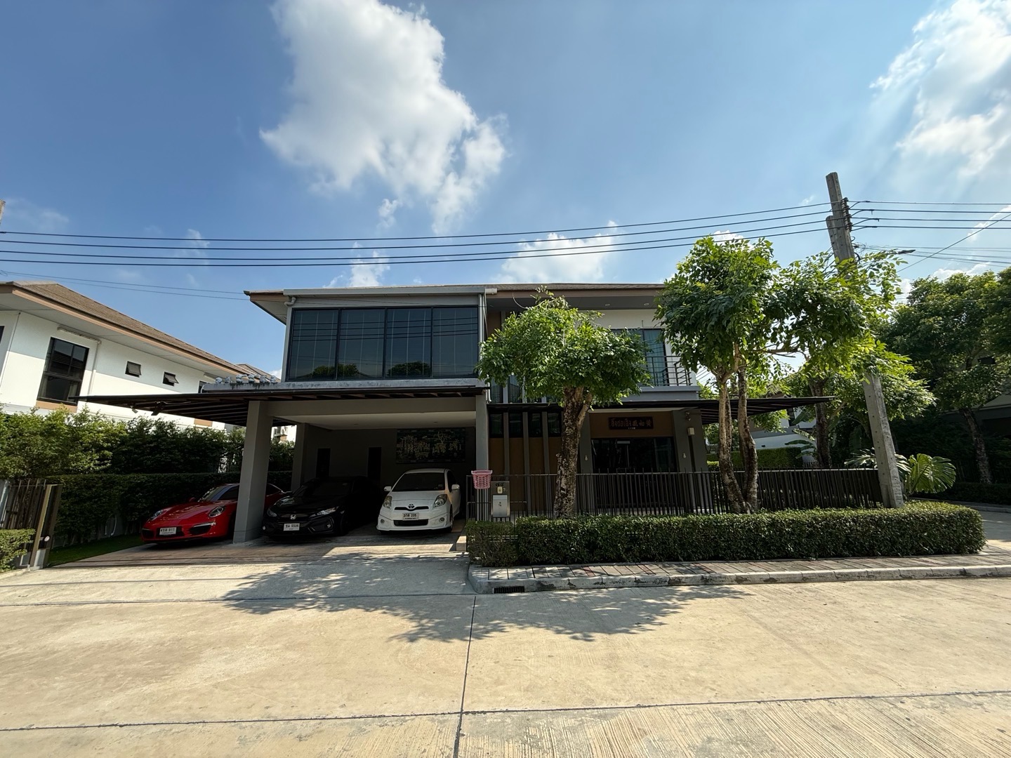 For sale - rent, detached house opposite Suan Luang Rama 9. For sale - rent, detached house opposite Suan Luang Rama 9.