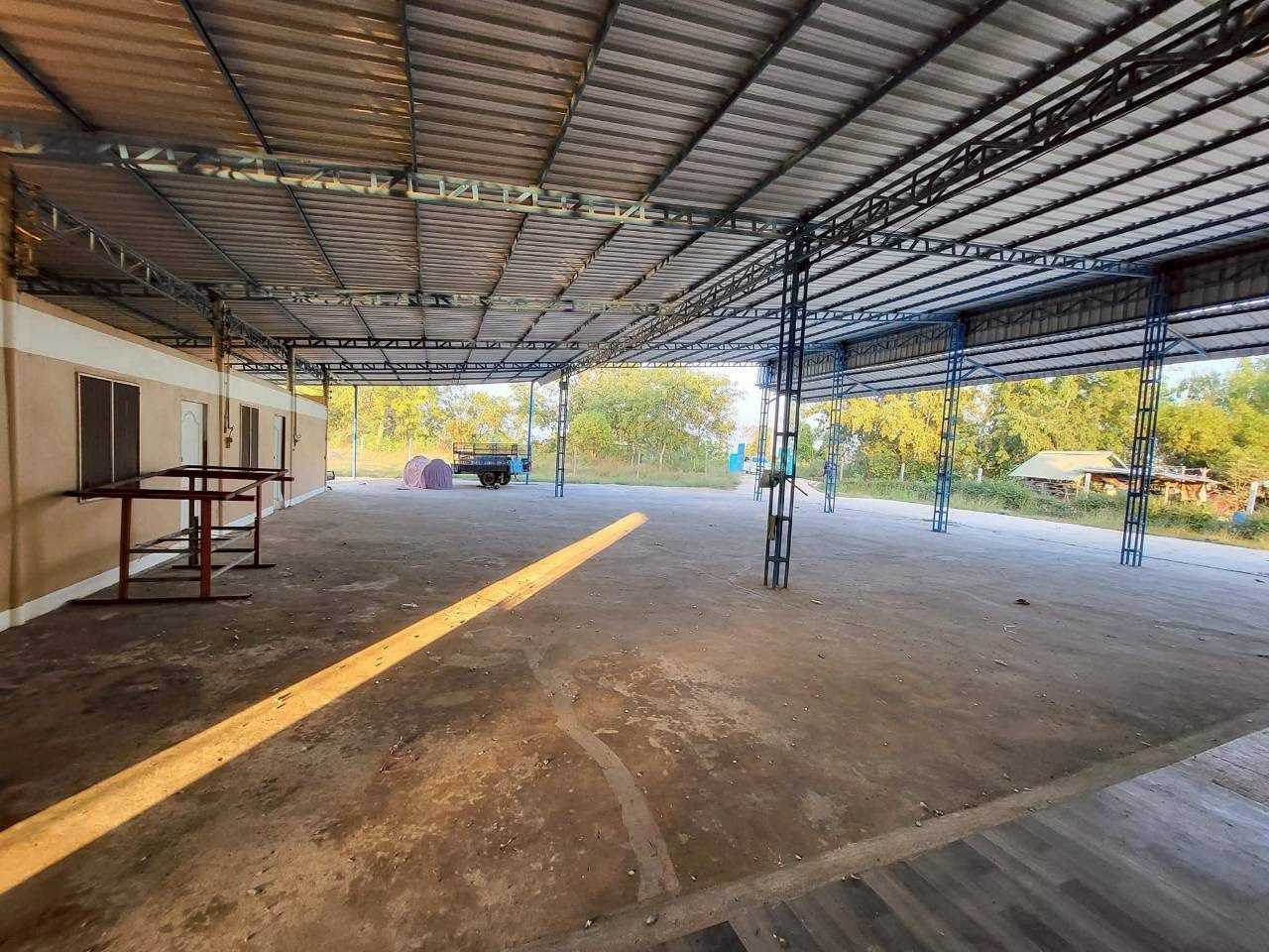 Warehouse for sale in Salok Bat with land and pool – รูปที่ 3