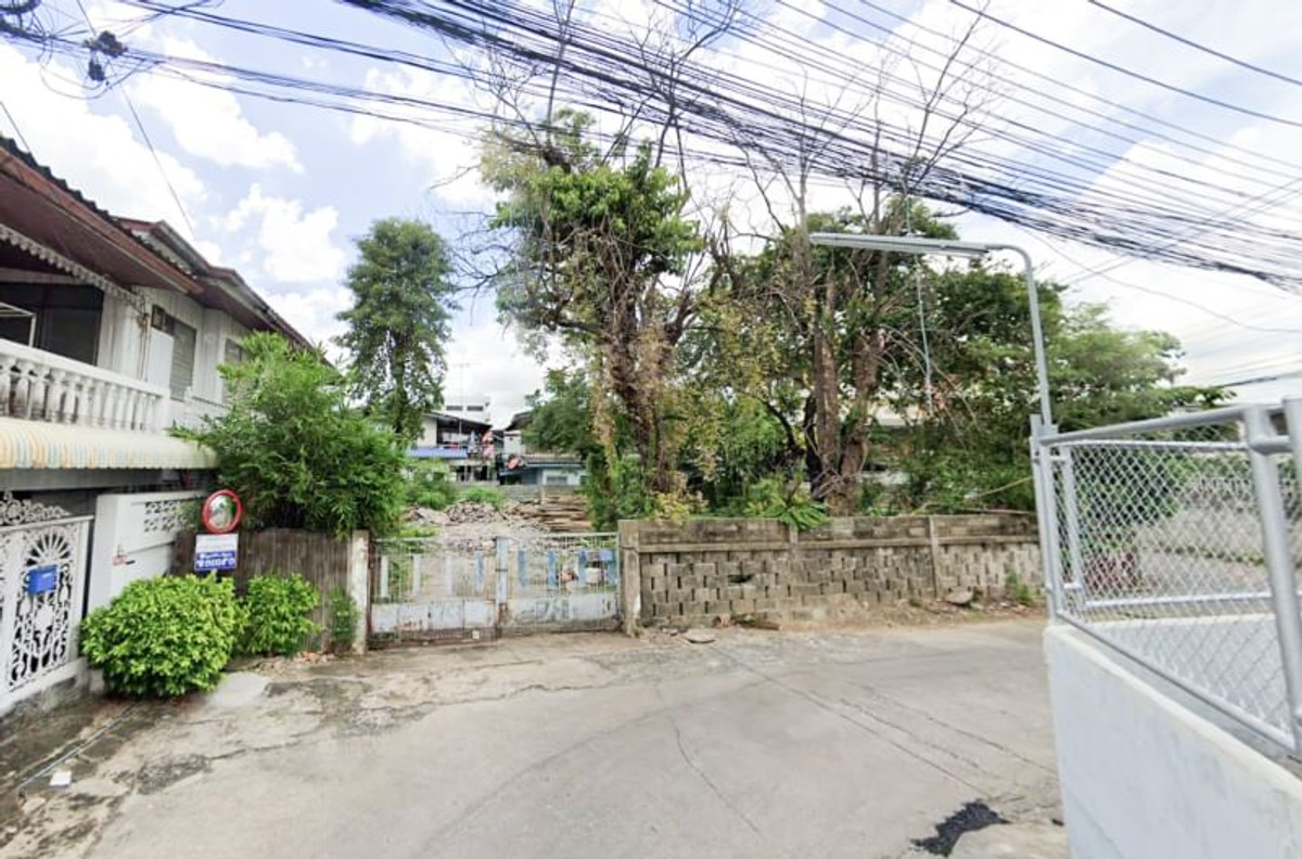 Land 144 sq m. Soi On Nut 11 / (For Sale), Land Onnut 11 / (FOR SALE) GNG090 Land 144 sq m. Soi On Nut 11 / (For Sale), Land Onnut 11 / (FOR SALE) GNG090