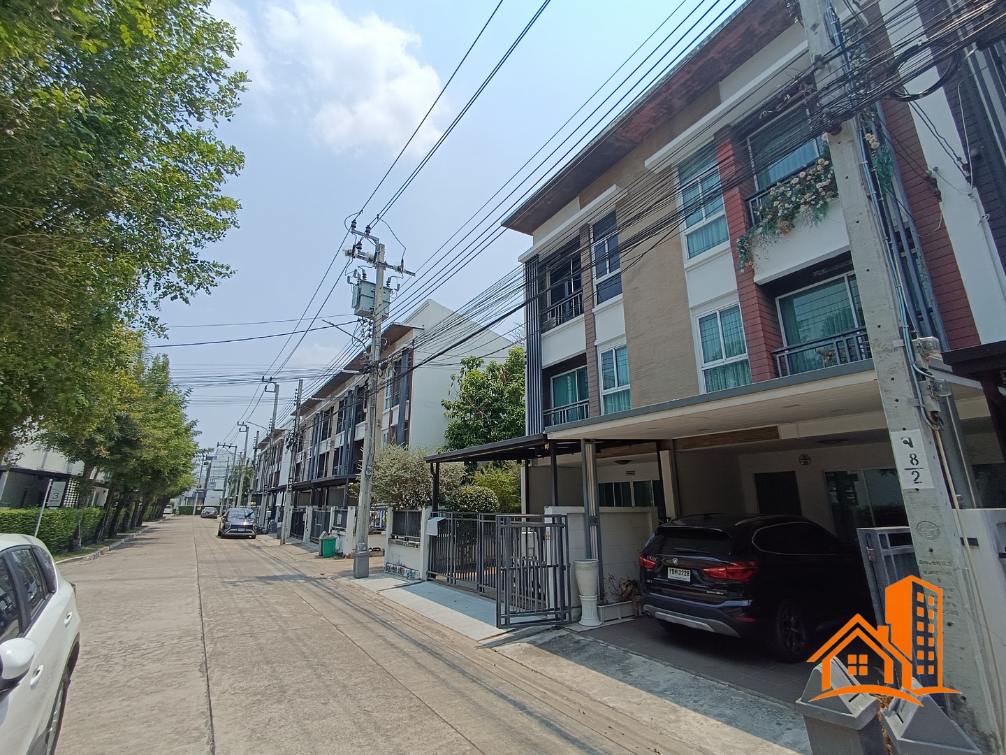 ทาวน์โฮม 3 ชั้น บ้านกลางเมือง โชคชัย 4 ซอย 50 – รูปที่ 4