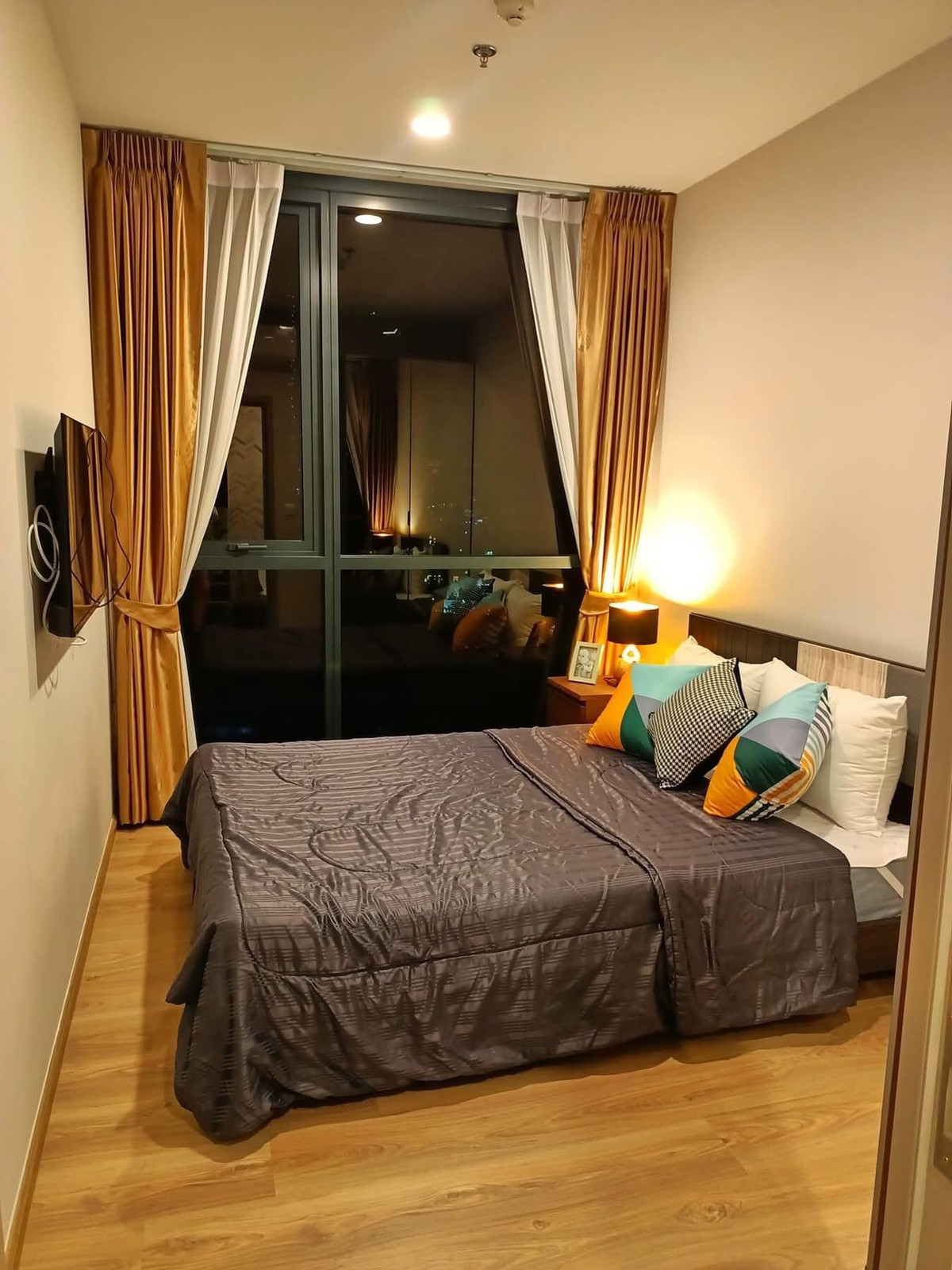 ให้เช่าคอนโด OKA HAUS Sukhumvit 36 (โอกะ เฮาส์ สุขุมวิท 36) ใกล้BTS ทองหล่อ มีรถตู้รับส่งฟรีจากคอนโด-BTS ทุกวัน ให้เช่าคอนโด OKA HAUS Sukhumvit 36 (โอกะ เฮาส์ สุขุมวิท 36) ใกล้BTS ทองหล่อ มีรถตู้รับส่งฟรีจากคอนโด-BTS ทุกวัน