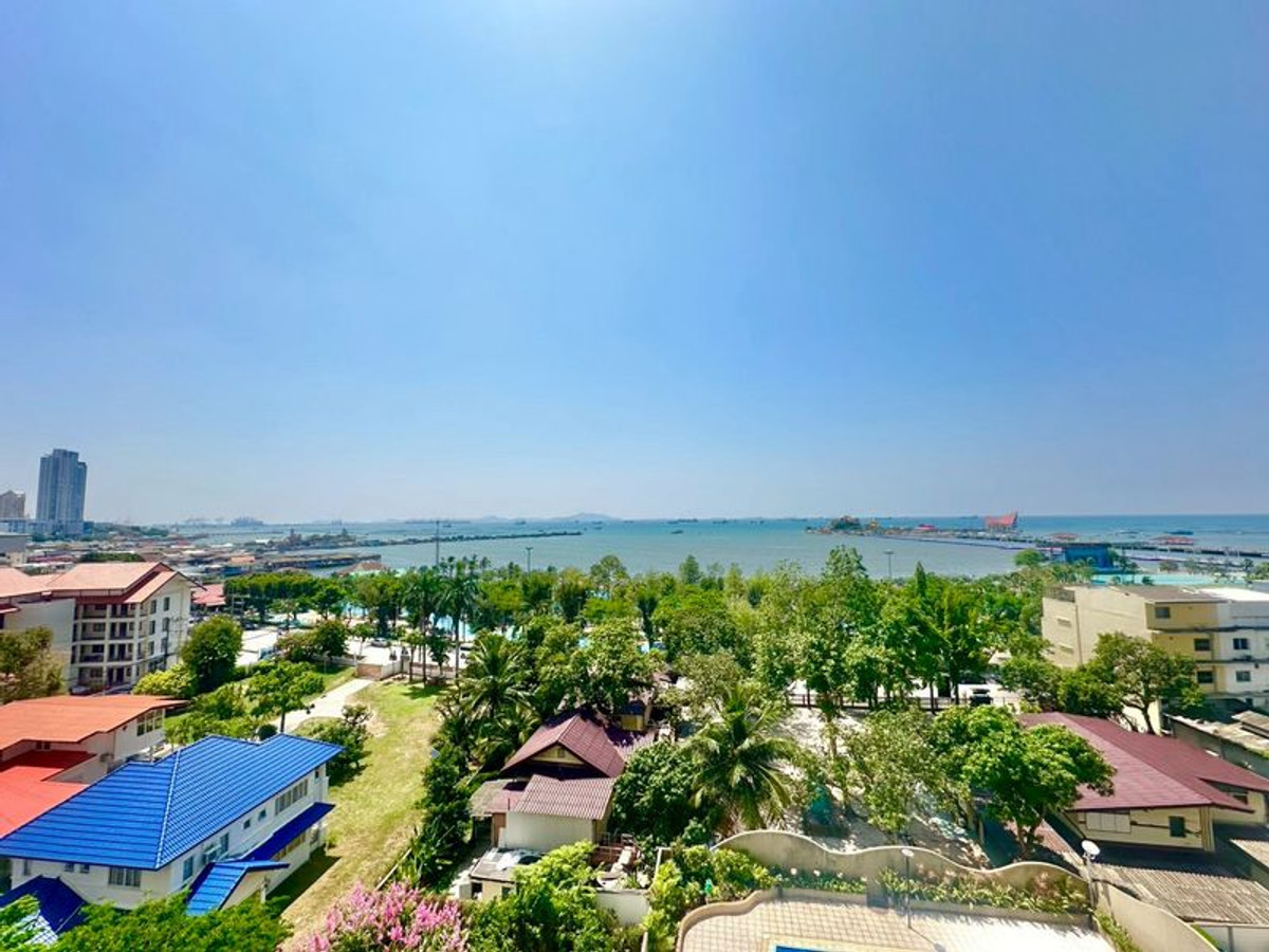 Pet-friendly condo in Sriracha! Eastern Tower, large 2-bedroom unit with sea view.