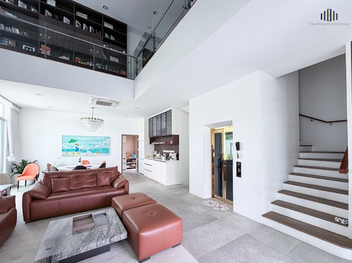 เพียง 200 เมตรจากปากซอย ! บ้านใหม่ หลังมุม 84 ตร.วา ! ปล่อยเช่าบ้านเดี่ยวหรู 3 ชั้นพร้อมลิฟต์พรีเมียม ย่านพระราม 9 ซอย 55 ! 4 นอน 5 น้ำ 4 จอด พร้อมห้องแม่บ้าน !ใกล้เดอะไนท์ , รพ.สมิตติเวช และโรงเรียนนานาชาติ ไบร์ตัน ,เวลลิงตัน ! ด่วนมาก – รูปที่ 3