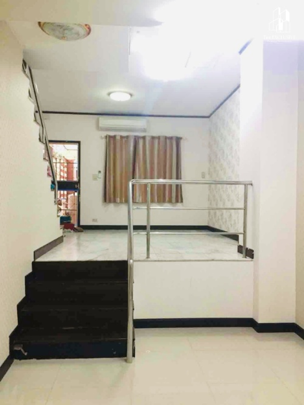 Thanakarn Village for sale, Rattanathibet, 3-story townhome, next to the main road, close to the BTS only 50 meters, suitable for own residence. Or rent it out, good location, high demand. – รูปที่ 2
