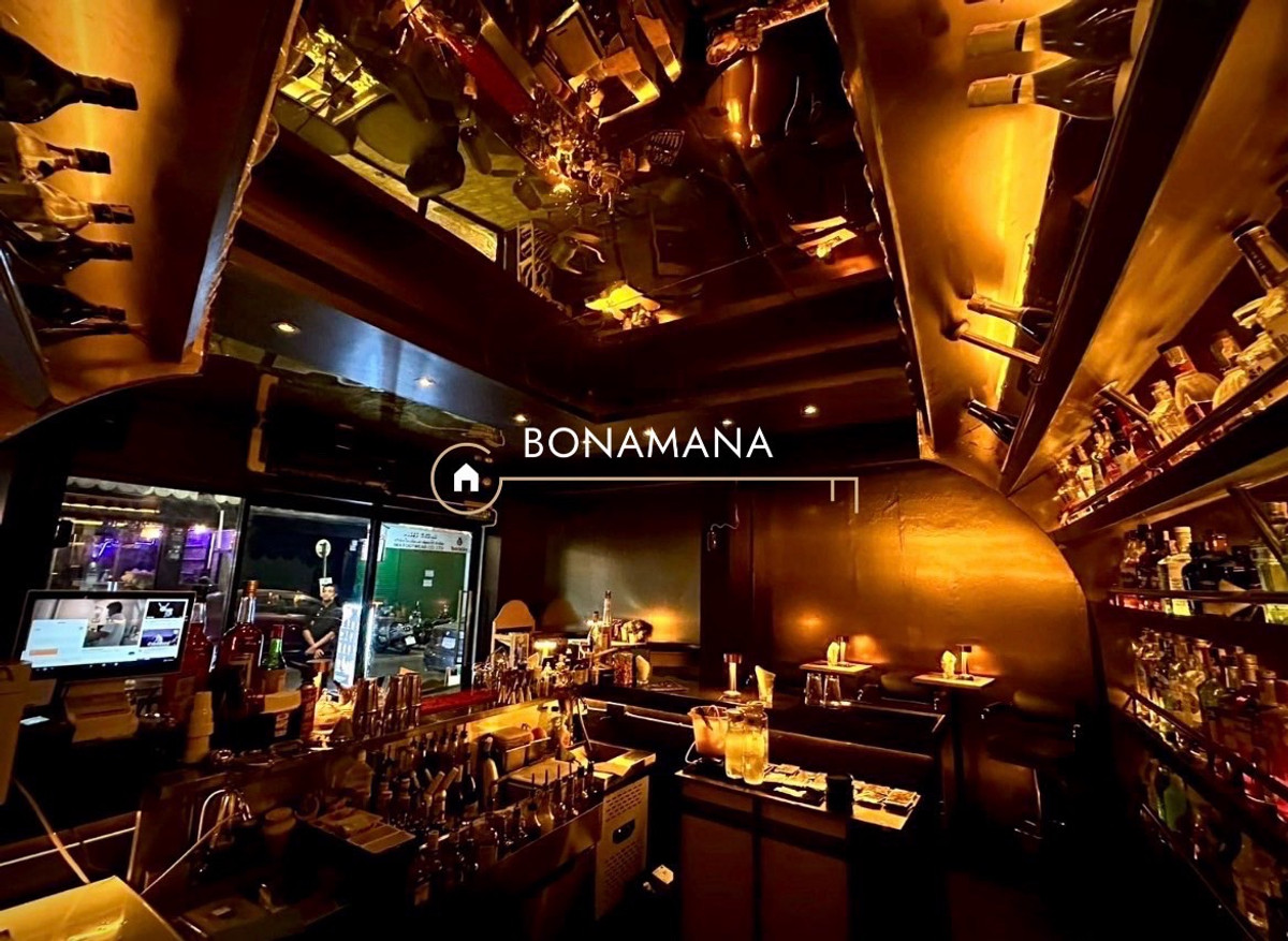 Bar business for sale, prime location, Yaowarat