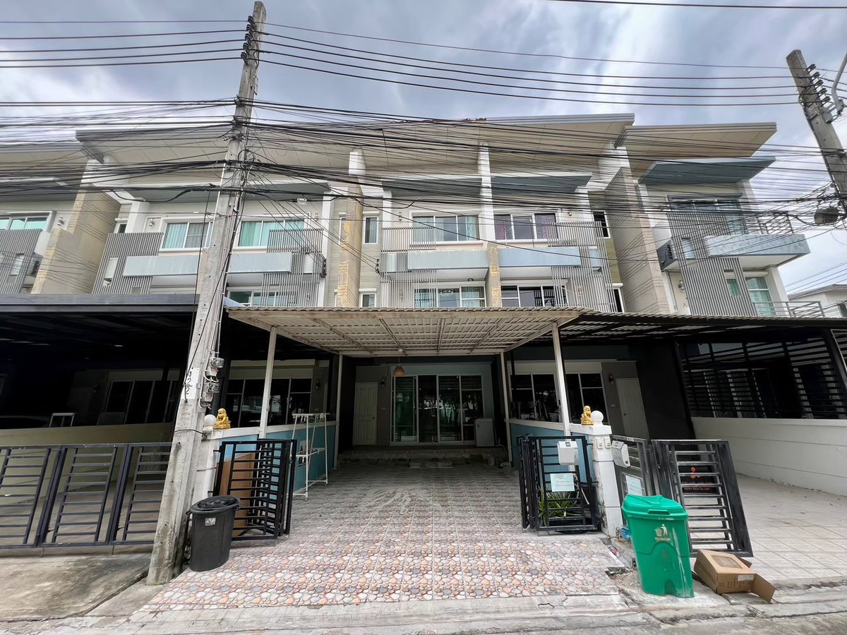 For Sale: 2-Storey Townhome at Town Avenue Rama 9 Spacious Bedrooms | Prime Krungthep Kreetha Location | Move-in Ready For Sale: 2-Storey Townhome at Town Avenue Rama 9 Spacious Bedrooms | Prime Krungthep Kreetha Location | Move-in Ready