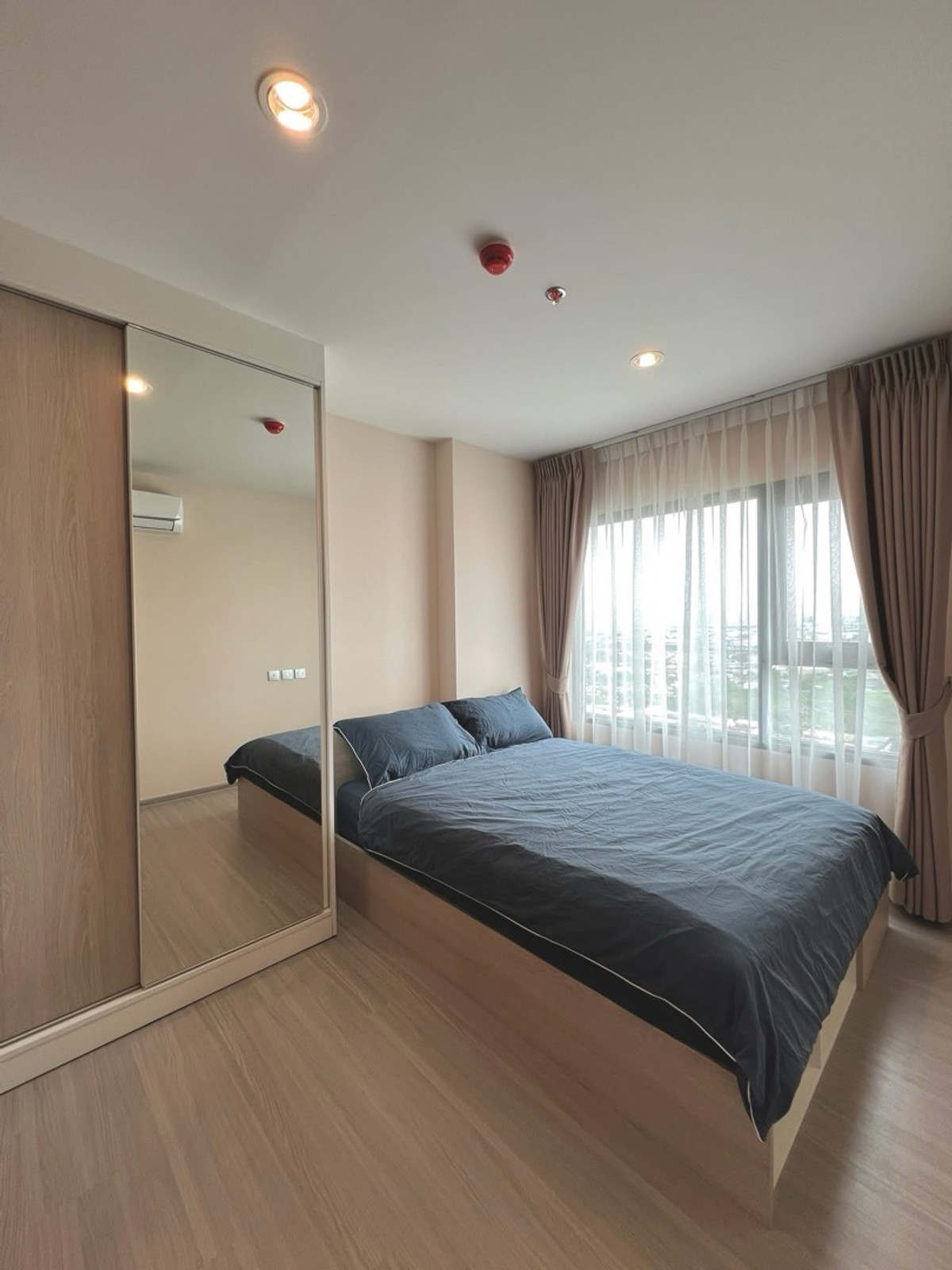 For Rent : Aspire Erawan Prime BTS Chang Erawan, 1 bedroom, 1 office room, 1 bathroom, beautiful room, fully furnished. Ready to move in For Rent : Aspire Erawan Prime BTS Chang Erawan, 1 bedroom, 1 office room, 1 bathroom, beautiful room, fully furnished. Ready to move in