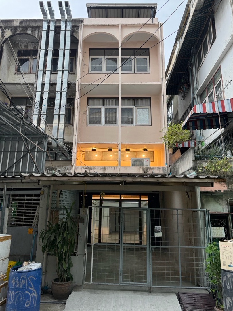 🏢 Shophouse for rent, 4 and a half floors, newly renovated ✨
📍Nakhon Luang Village 2, Soi Amorn, Nang Linchi | Sathorn | Rama 3 | Yen Akat 🏢 Shophouse for rent, 4 and a half floors, newly renovated ✨
📍Nakhon Luang Village 2, Soi Amorn, Nang Linchi | Sathorn | Rama 3 | Yen Akat