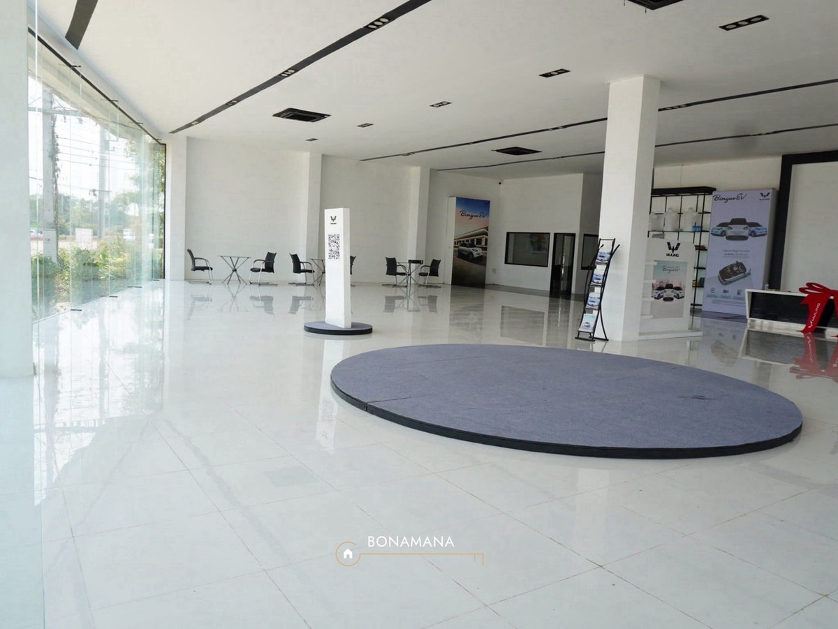 Newly renovated showroom for sale with land, prime location, Phichit Province. – รูปที่ 3