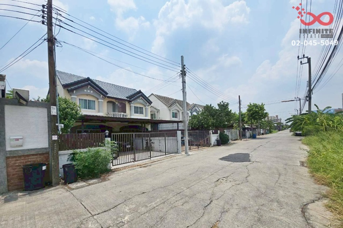 Semi-detached house for sale, The Park @ Fashion Ramintra - Seri Thai, 2 floors, 43 sq m., near the Pink Line BTS. Semi-detached house for sale, The Park @ Fashion Ramintra - Seri Thai, 2 floors, 43 sq m., near the Pink Line BTS.