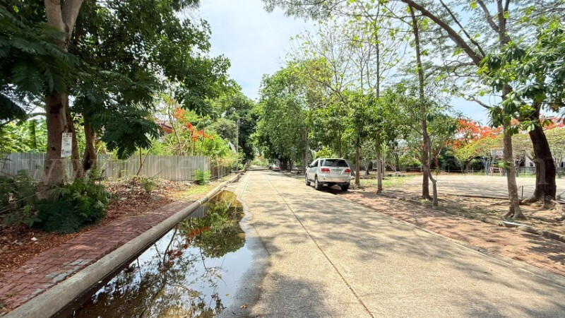 ที่ดินถมแล้ว หมู่บ้าน ชัยพฤกษ์ วงแหวน - รัตนาธิเบศร์ ซอยวัดลาดปลาดุก ราคาถูก – รูปที่ 4