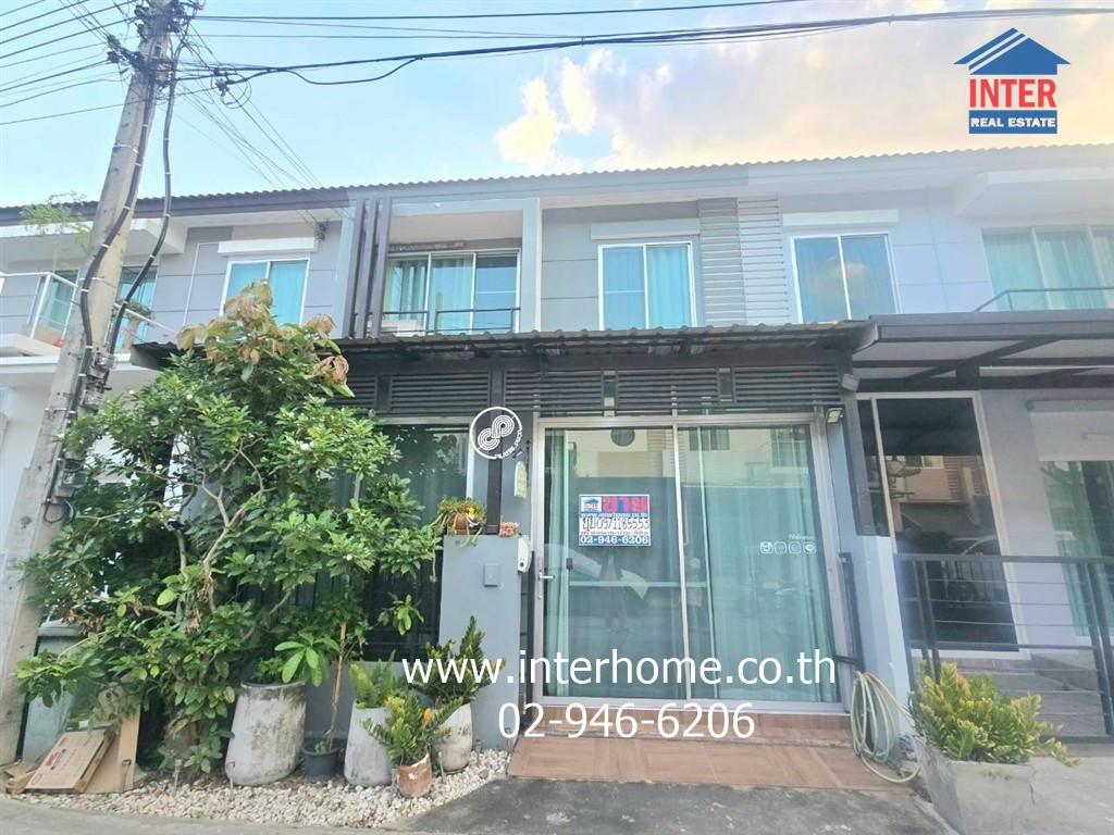 Townhouse, 2 floors, 21 sq m, Vista Avenue Village, Watcharaphon, Watcharaphon Road, Sukhapiban 5 Road, Theparak Road, Loyothin Road, Sai Mai District, Bangkok.