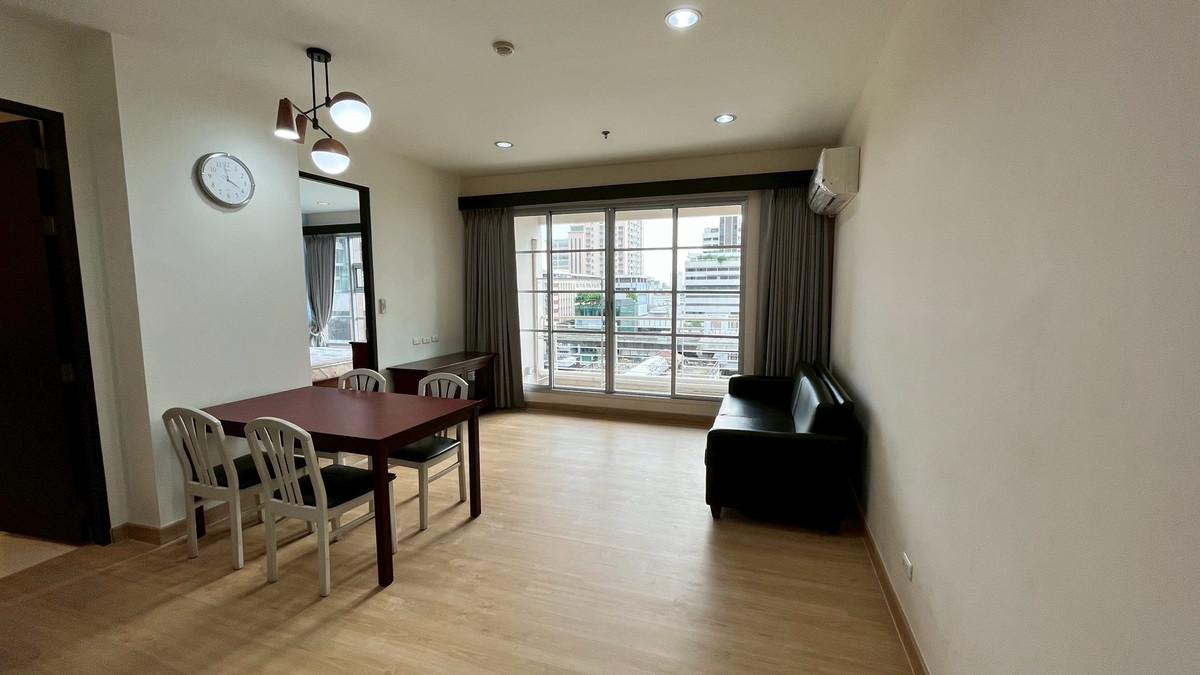 Avialable now! Big one bedroom 60sqm, only 22,000THB/Month Close to BTS rachatewi, Siam, Platinum mall Avialable now! Big one bedroom 60sqm, only 22,000THB/Month Close to BTS rachatewi, Siam, Platinum mall