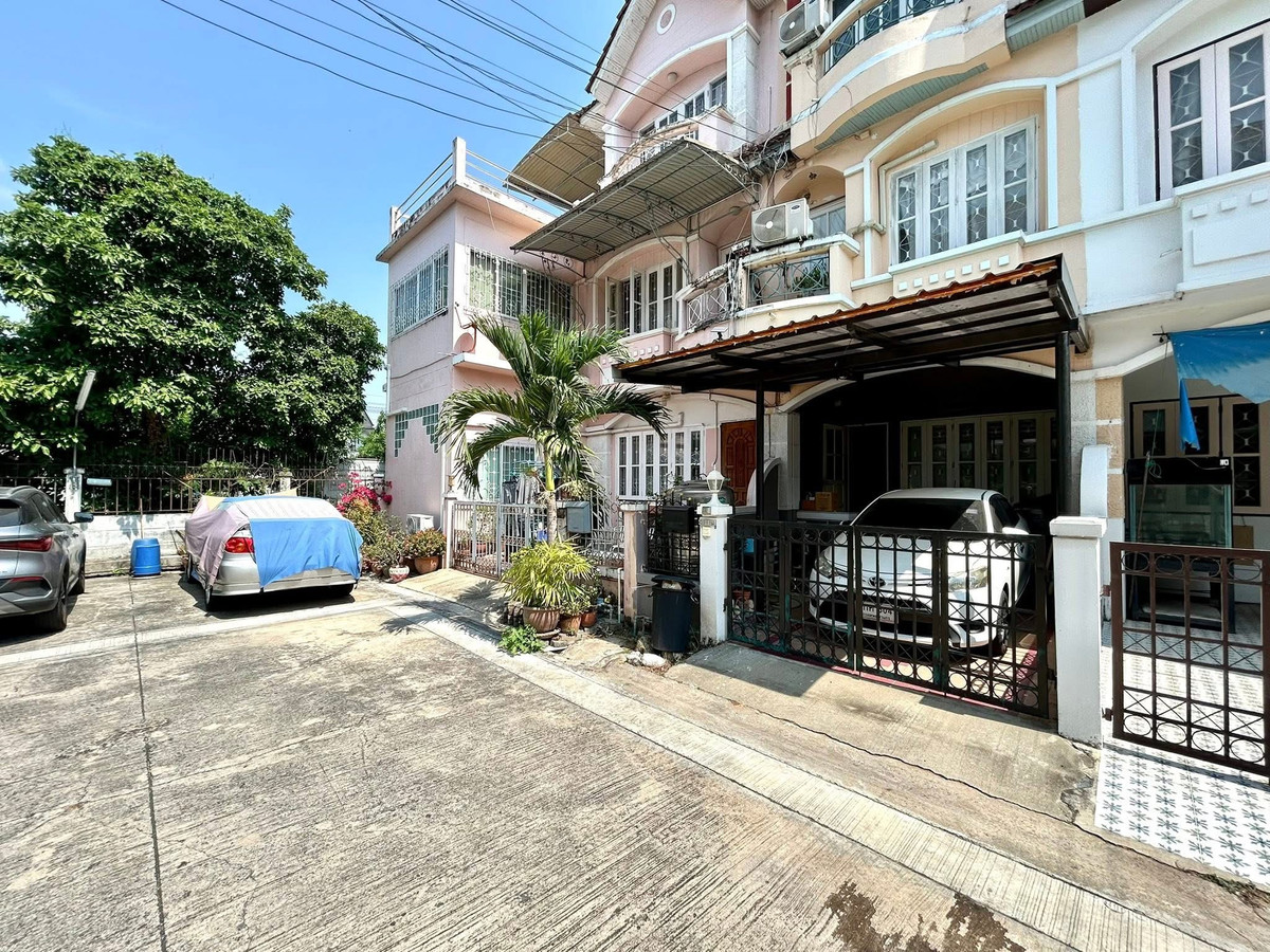 ขายทาวน์โฮม 3 ชั้น | บ้านรรินธร บางกรวย-พระราม 5 ใกล้โลตัส นครอินทร์ – รูปที่ 2