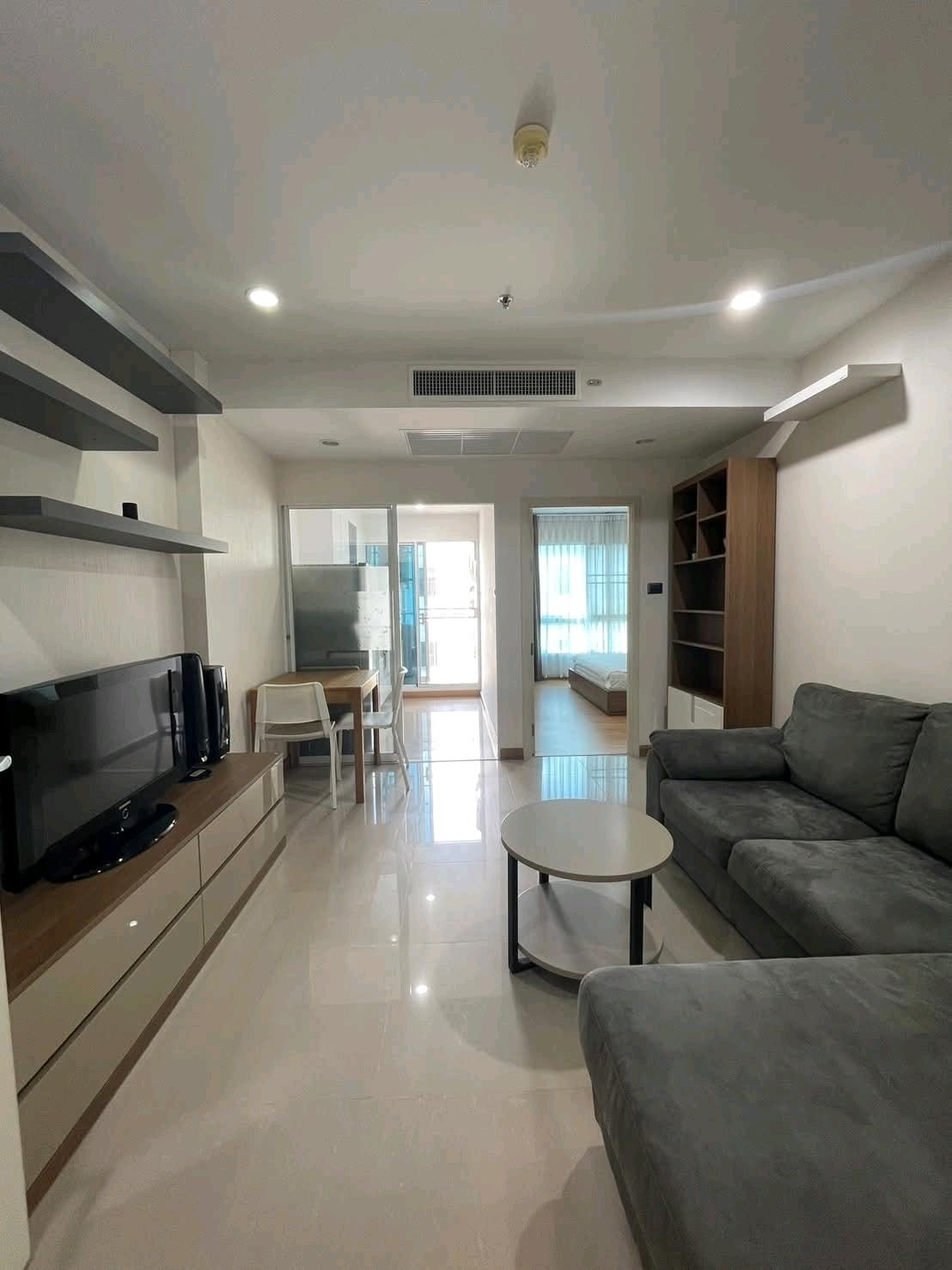 ✨🚇 Near MRT Thailand Cultural Center, spacious room 42 sq m., 6th floor | 1 bedroom | 1 free parking space. ✨🚇 Near MRT Thailand Cultural Center, spacious room 42 sq m., 6th floor | 1 bedroom | 1 free parking space.