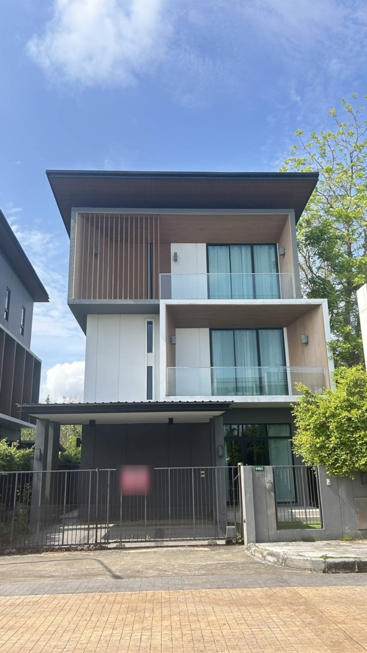 บ้านเดี่ยวหลังใหญ่ ในโครงการเอกลักษณ์ สันทราย ใกล้ รวมโชค, เซ็นทรัลเฟส 5 นาที ติดถนนใหญ่ ไม่ต้องเข้าซอย บ้านเดี่ยวหลังใหญ่ ในโครงการเอกลักษณ์ สันทราย ใกล้ รวมโชค, เซ็นทรัลเฟส 5 นาที ติดถนนใหญ่ ไม่ต้องเข้าซอย