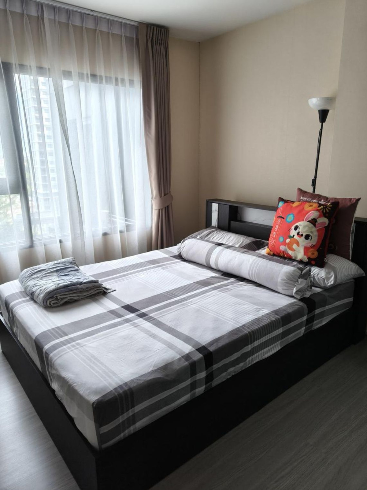 PFD-08345 Selling Aspire Erawan Prime , condo, good location next to BTS Chang Erawan.