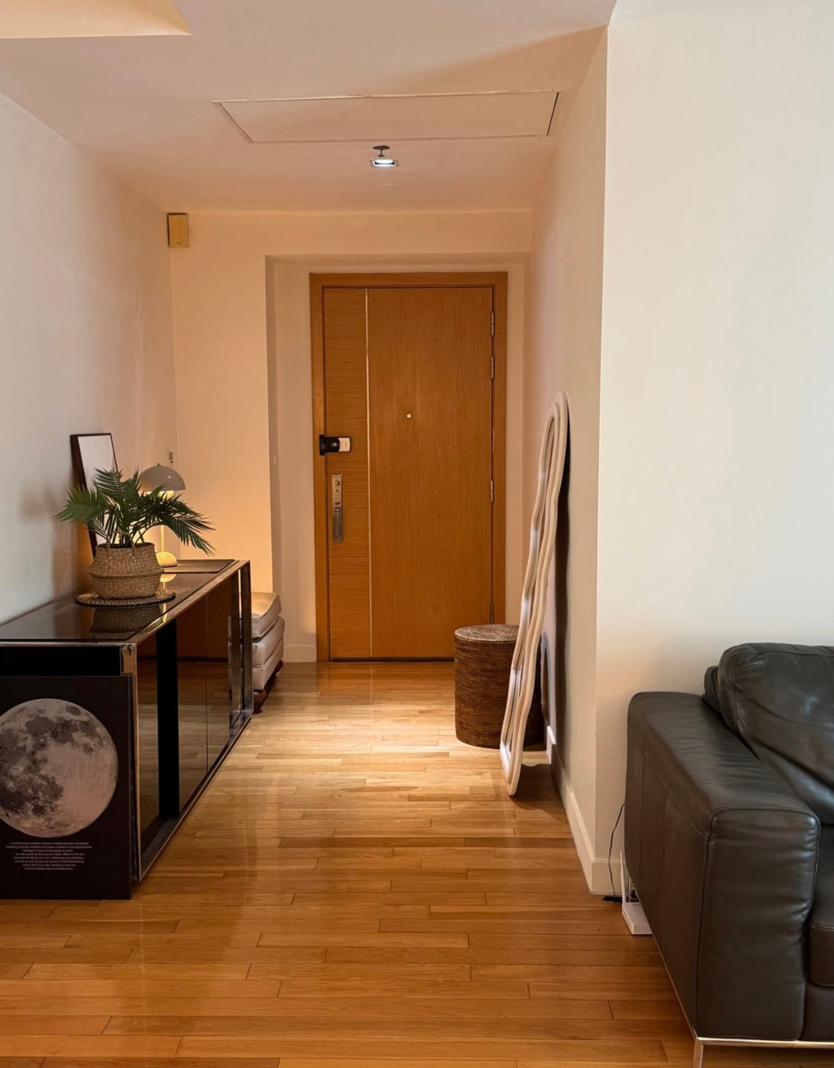 For sale, hot condo in Asoke with maidroom, Benjakitti Park view,fully furnished, hight floor, ready to move in! For sale, hot condo in Asoke with maidroom, Benjakitti Park view,fully furnished, hight floor, ready to move in!