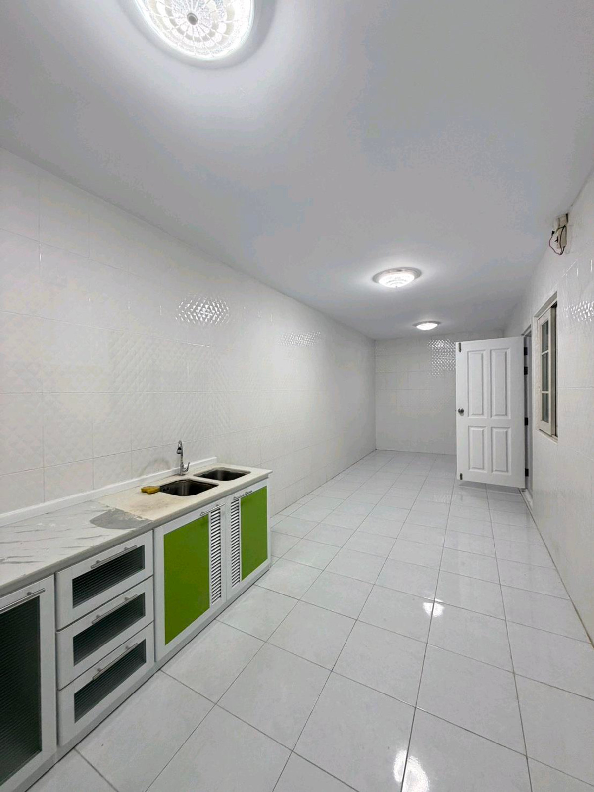 Townhome for rent in Urban Sathorn Village (Bolero zone)
 Next to the main road, Ratchaphruek 
🚄Near BTS Bang Wa 
📍 Area 46 sq m., usable area 300 sq m.
 📍The front of the house is a full 5 meters wide. 
🚙🚙 Parking for 2 cars in the house, 
📌3 bedrooms, 3 – รูปที่ 3