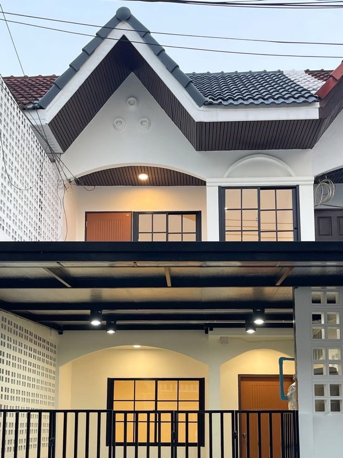 () House NexHaus44 near BTS On Nut () House NexHaus44 near BTS On Nut