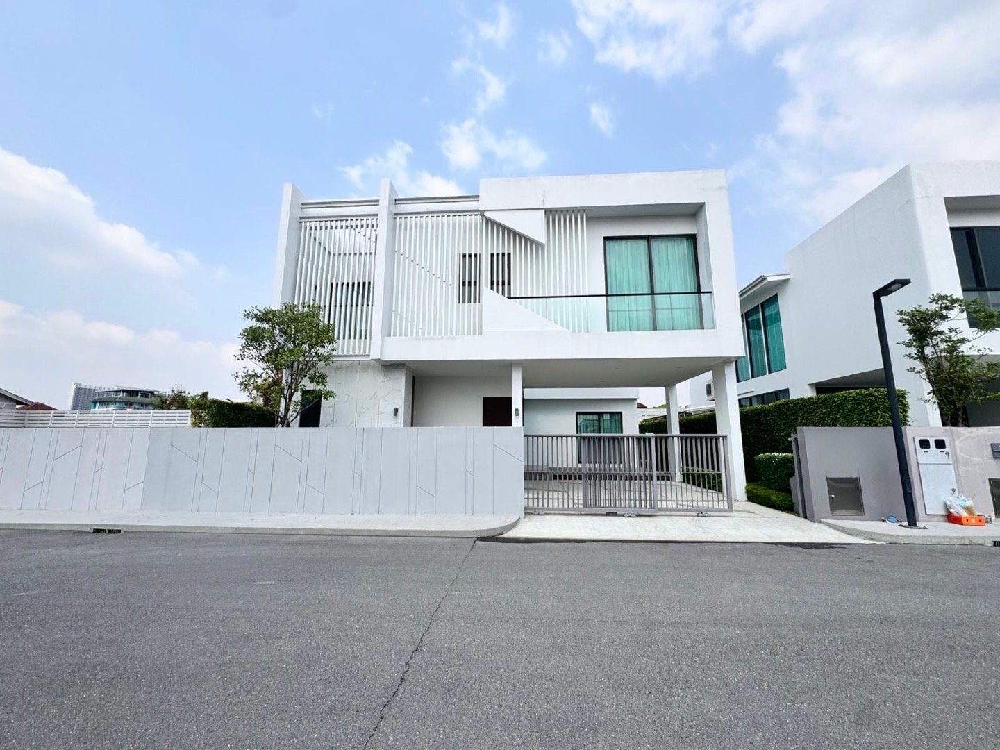 House for sale Ramkhamhaeng luxury house private pool near RIS International School Fashion Island House for sale Ramkhamhaeng luxury house private pool near RIS International School Fashion Island