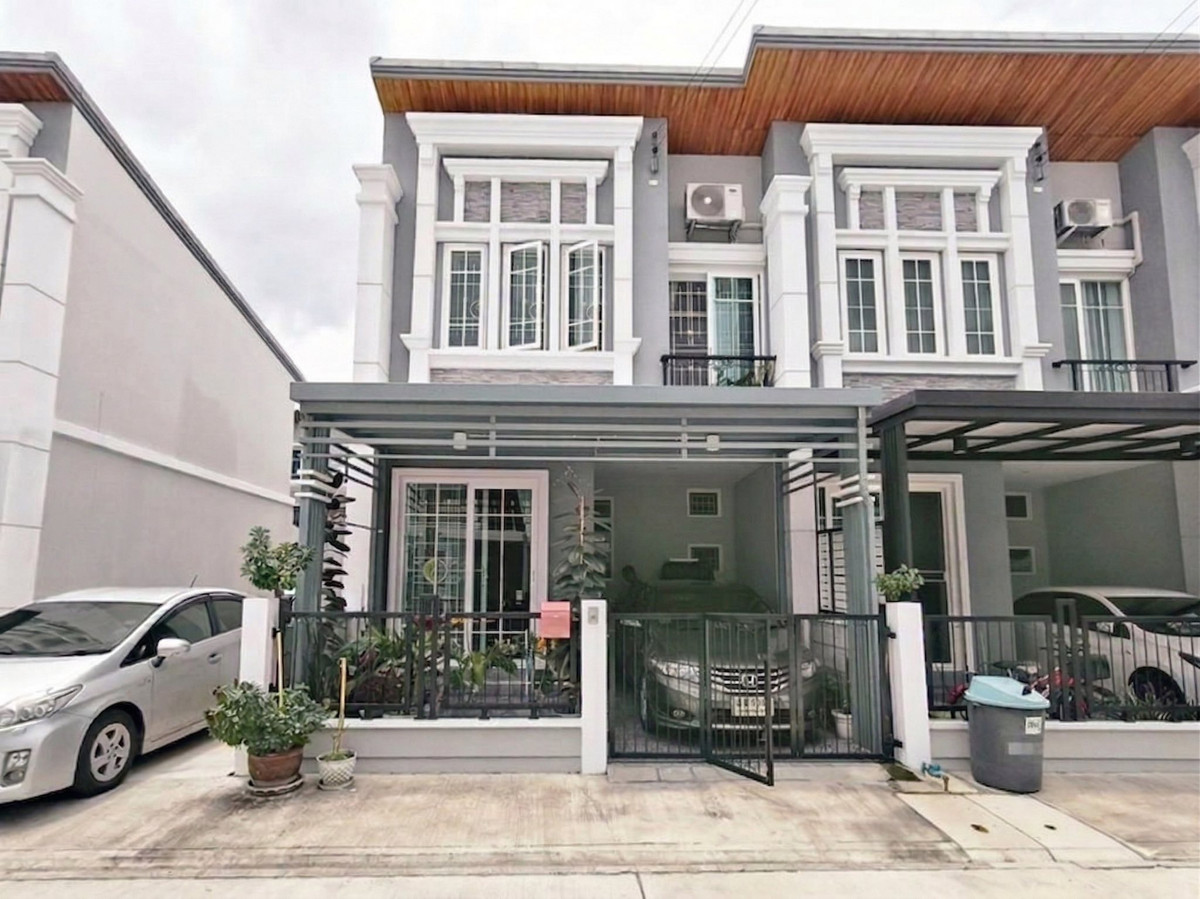 For sale/rent, premium townhome, corner unit, ready to move in, Golden Town Siriraj-Ratchapruek project, near MRT Fai Chai Station | Potential location, can enter-exit on many routes.