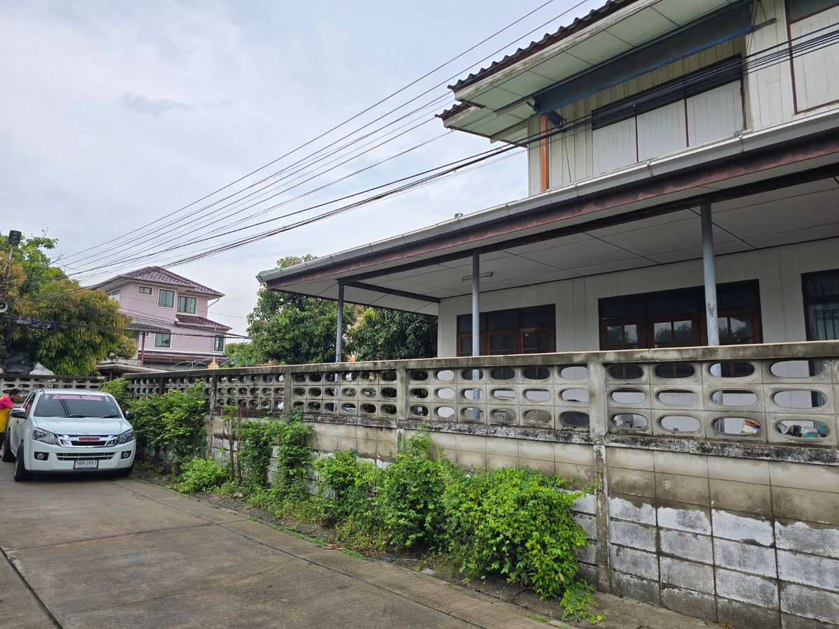 Two-storey detached house for sale With land size 65 sq m.  selling it himself ID: nong.wisan