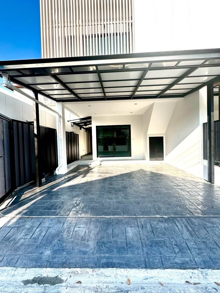 ให้เช่า Modern Luxury Home Office บ้านแฝด 3 ชั้น เลียบด่วนรามอินทรา – ลาดพร้าว 87 แยก 28   – รูปที่ 2