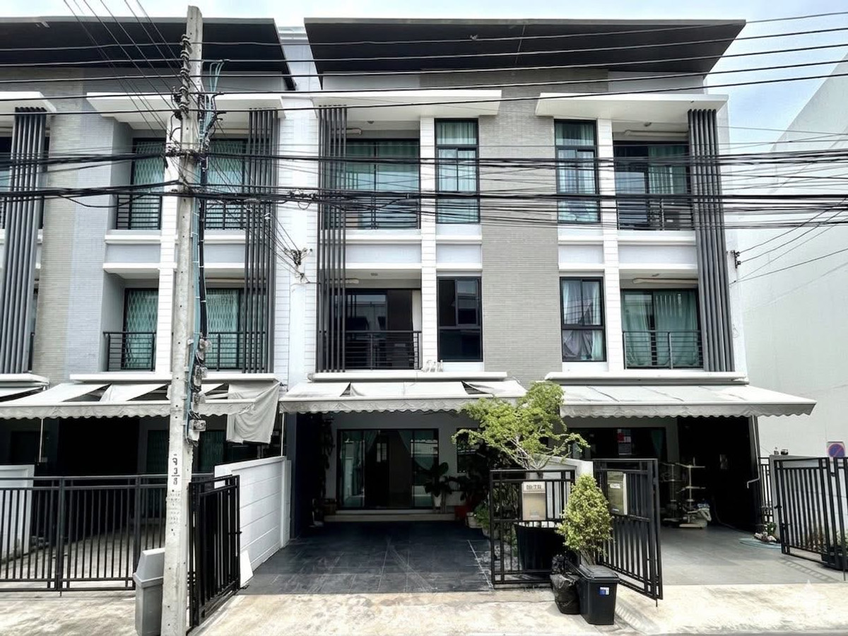 Townhome/home office for sale, 3 floors | Baan Klang Muang Rama 9 - Ramkhamhaeng, location in the heart of the city, convenient travel, along Chalong Rat Expressway, near Ramkhamhaeng University. Townhome/home office for sale, 3 floors | Baan Klang Muang Rama 9 - Ramkhamhaeng, location in the heart of the city, convenient travel, along Chalong Rat Expressway, near Ramkhamhaeng University.