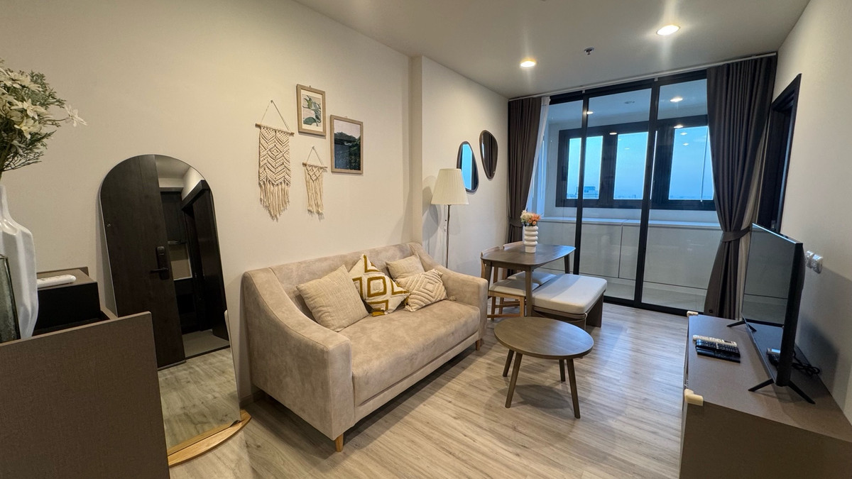 XT HUAIKWANG MRT huaikwang super nice 1 bedroom XT HUAIKWANG MRT huaikwang super nice 1 bedroom