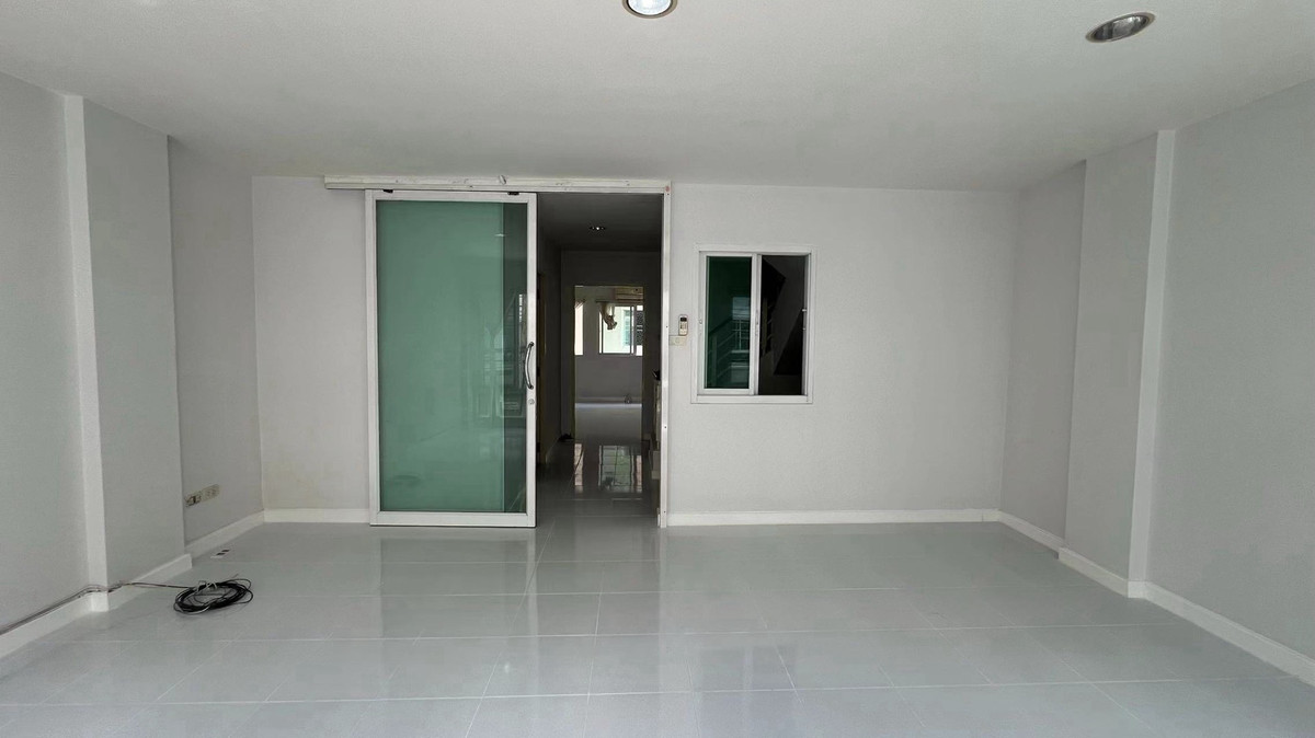 Home office next to MRT Yellow Line / 4 bedrooms, 4 bathrooms / 40,000 – รูปที่ 3
