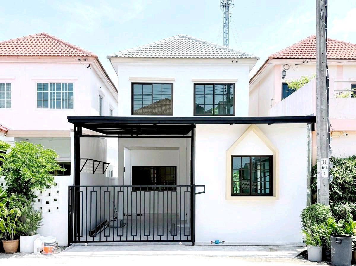 2-story house for sale, Amornsap Village 
Along Waree 25, Yuwitthaya, Krathum Rai, Nong Chok, Suwinthawong, Sangkhasantisuk, Mahanakorn University of Technology, Serirak Hospital, Nong Chok Hospital, Lotus 
Suwinthawong Big C Nong Chok