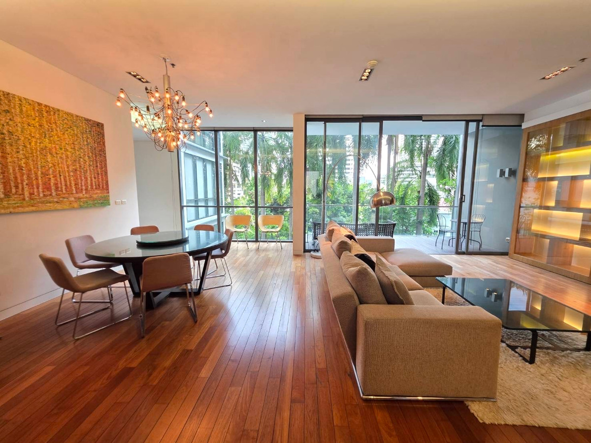 Domus Sukhumvit 16: 2+1 bed 3bath 167sqm. Sell: 45,000,000 Rent: 110,000/mth. Am: 0656199198