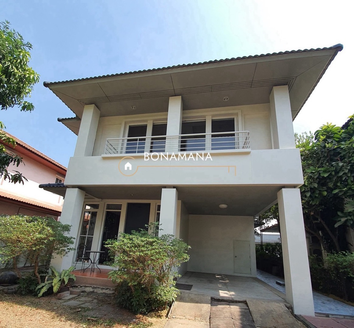 Single house for rent, excellent location, near international school, expressway area. Single house for rent, excellent location, near international school, expressway area.