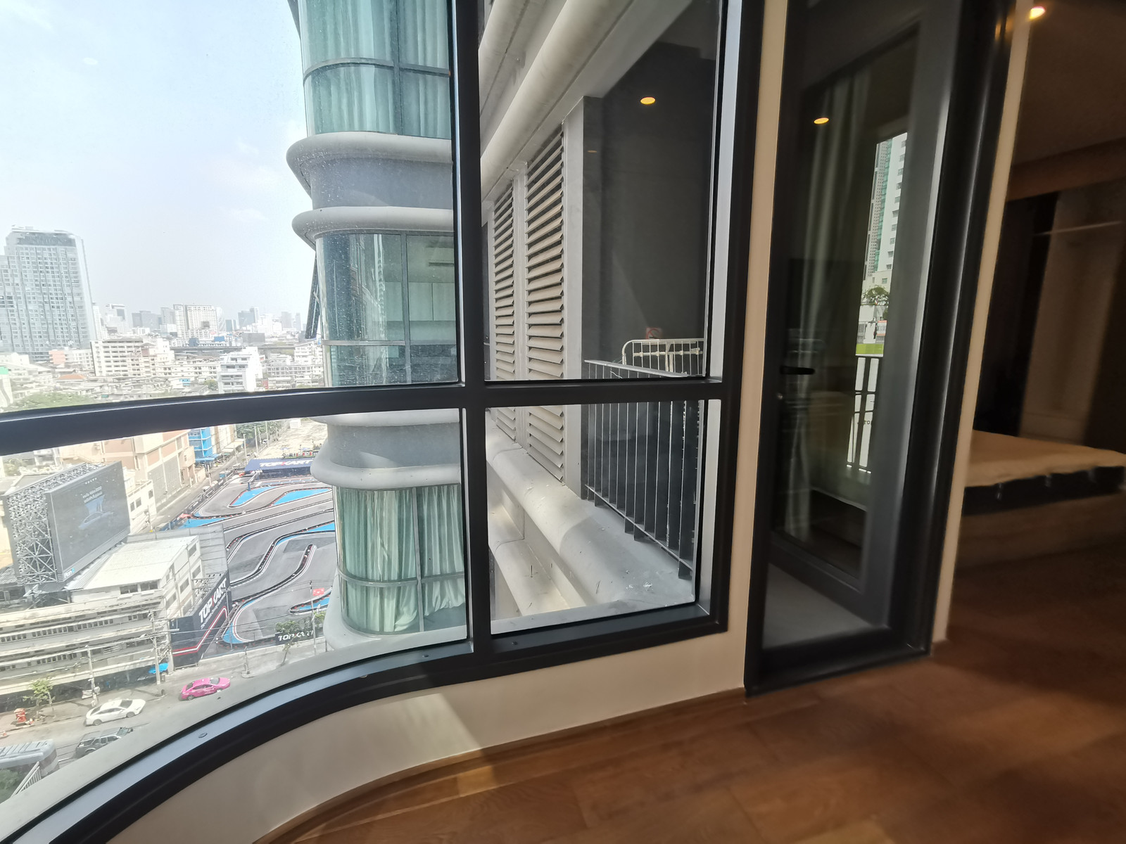 ให้เช่า 1 ห้องนอน คิว ชิดลม ทำเลใจกลางเมือง คิว ชิดลม - เพชรบุรี – รูปที่ 4