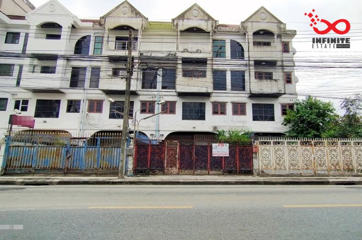 Townhome for sale, 4 floors, 37.5 sq m., Soi Ratchadaphisek 36, near the Yellow Line BTS. Townhome for sale, 4 floors, 37.5 sq m., Soi Ratchadaphisek 36, near the Yellow Line BTS.