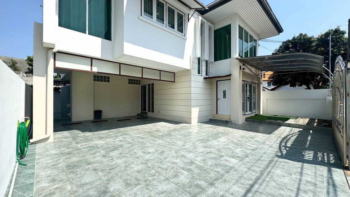 ให้เช่า บ้านเดี่ยว รีโนเวทใหม่ พัฒนาการ 50 54 ตร.ว. | ใช้สอย 185 ตร.ม.จอดรถได้สูงสุด 6 คันแอร์ 6 เครื่อง + เฟอร์ครบ 55,000 บาท ให้เช่า บ้านเดี่ยว รีโนเวทใหม่ พัฒนาการ 50 54 ตร.ว. | ใช้สอย 185 ตร.ม.จอดรถได้สูงสุด 6 คันแอร์ 6 เครื่อง + เฟอร์ครบ 55,000 บาท