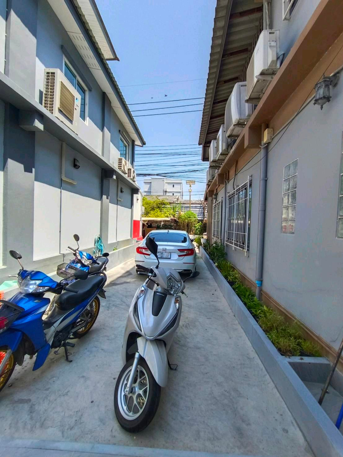 💥 ขายอาคารพาณิชย์ 4 ชั้น | 2 คูหา หลังมุม | ตกแต่งสวย | พร้อมกิจการร้านทำผมและนวดเพื่อสุขภาพ (Beauty Salon & Thai Massage / Foot Massage) ทำเลดี บนถนนกิ่งแก้ว – รูปที่ 4